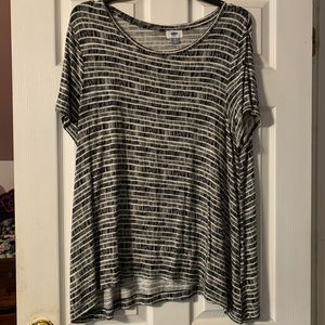 Black and white printed top